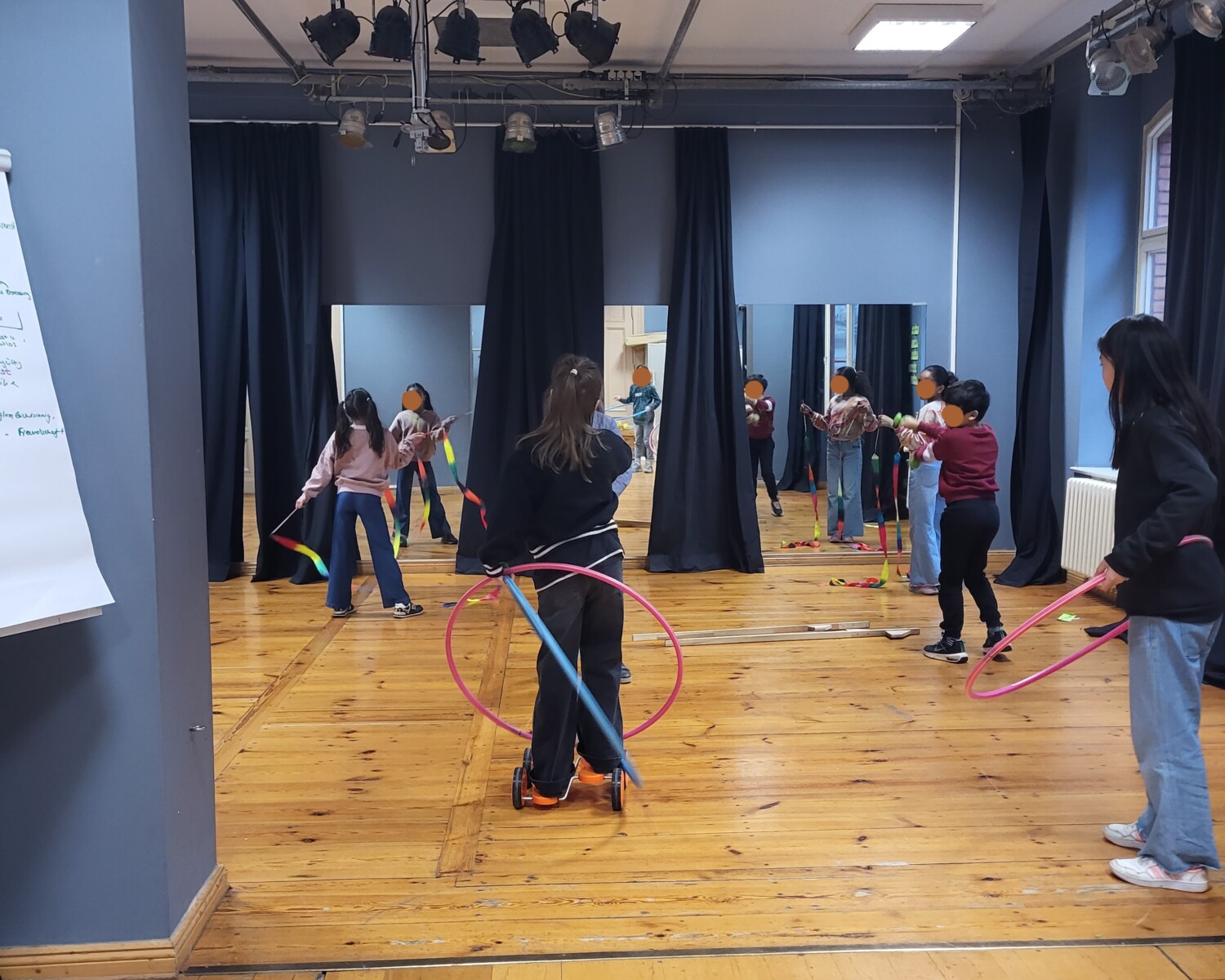 Kinder bei jonglieren