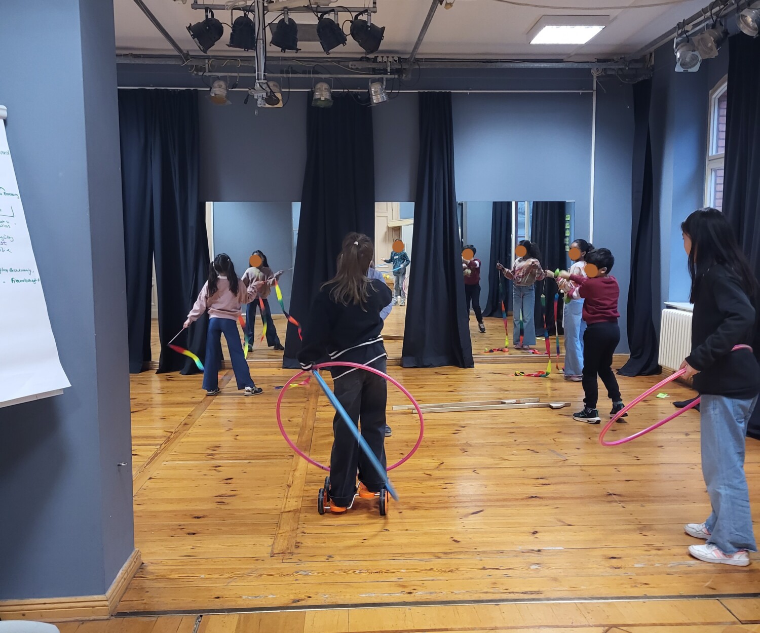 Kinder bei jonglieren